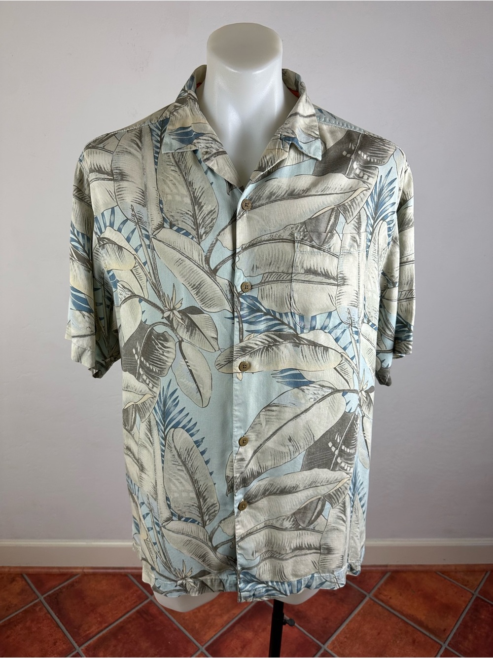 Tommy Bahama 100% Silk Tropical Aloha Shirt